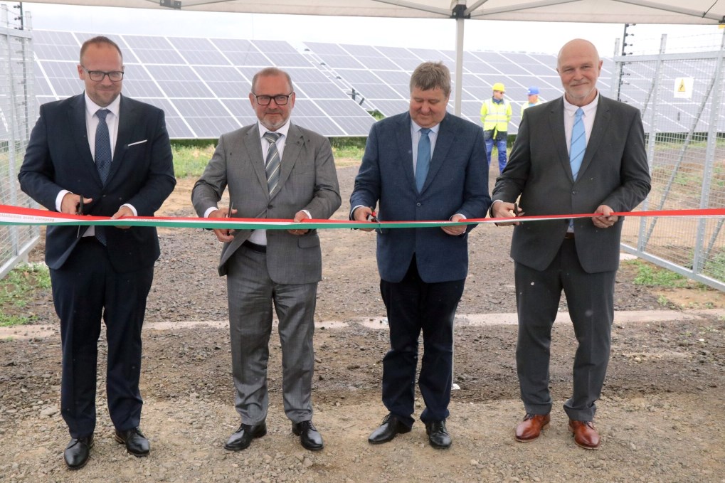 La planta solar más grande de Hungría entra en funcionamiento